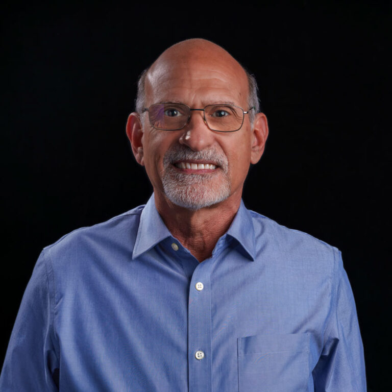 Alberto Delgado, Architect
